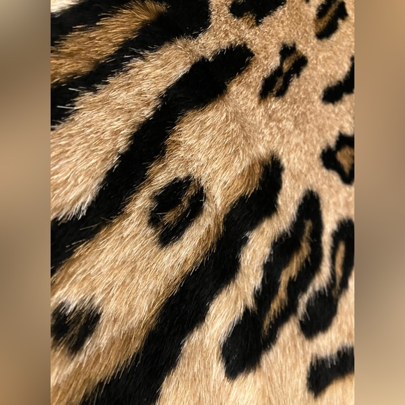 NWOT* Michael Kors| Long Sleeve Top with Fur - Picture 3 of 5